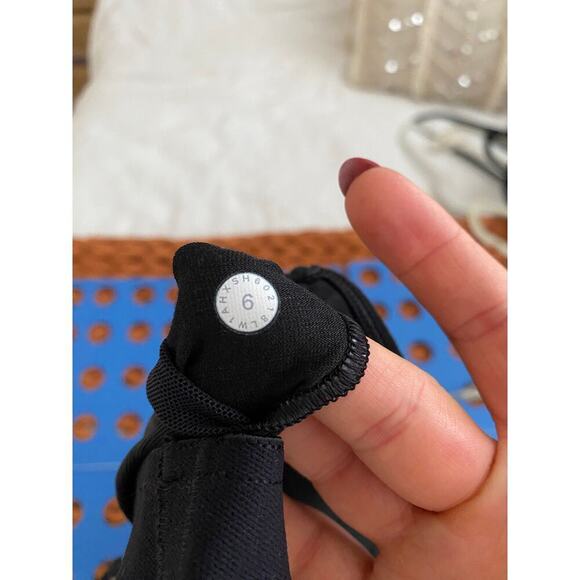 Lululemon Power Pose Black Tank Light Support for A/B Cup Size 6 - Picture 8 of 11